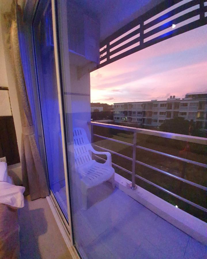 At Home Hotel Patong Exterior foto