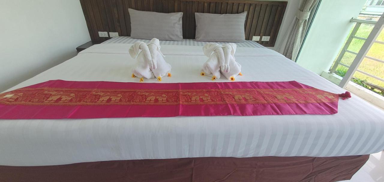 At Home Hotel Patong Exterior foto