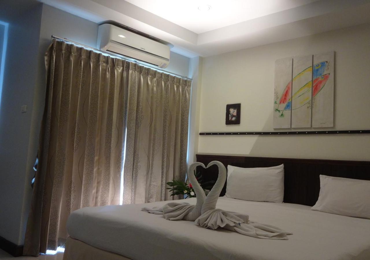 At Home Hotel Patong Exterior foto