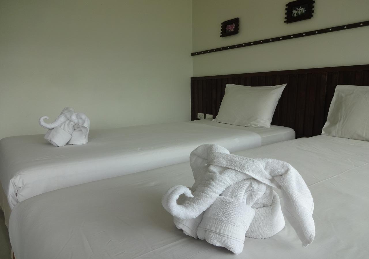 At Home Hotel Patong Exterior foto
